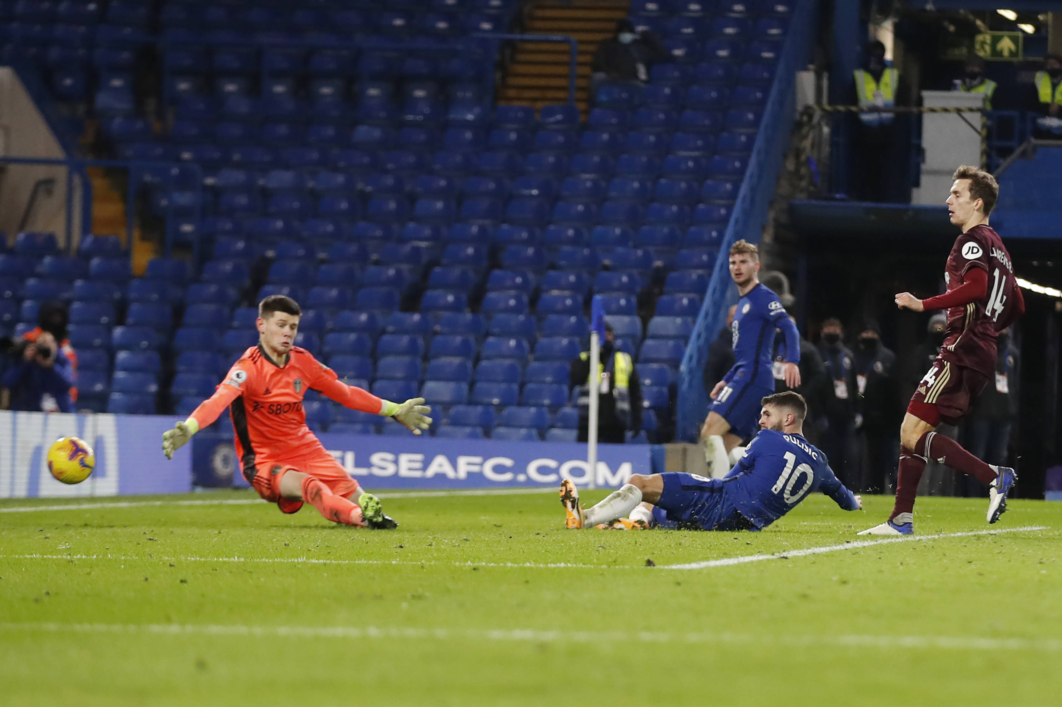 在防守时容 在防守时容